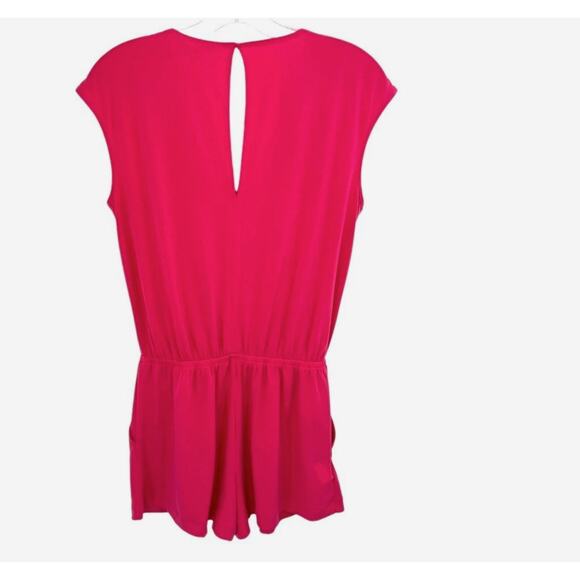 NWT BCBGeneration Romper Size XS Barbie Pink V-Neck Pockets Summer Beachy SZ L - Picture 1 of 8